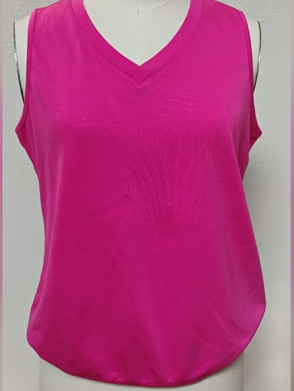 Wiholl Women's V-Neck Sleeveless Shell Top - Hot Pink